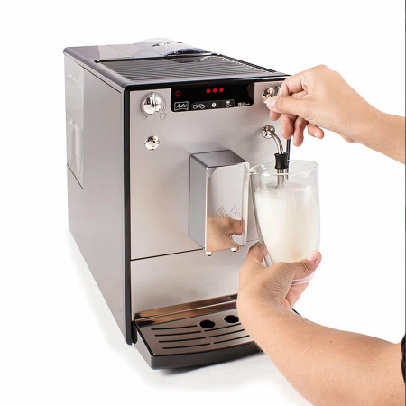 Кофемашина автоматическая Melitta Е 953-202 Caffeo Solo & Milk